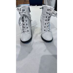 BCBGeneration womens white leather lace up boots womens size 8